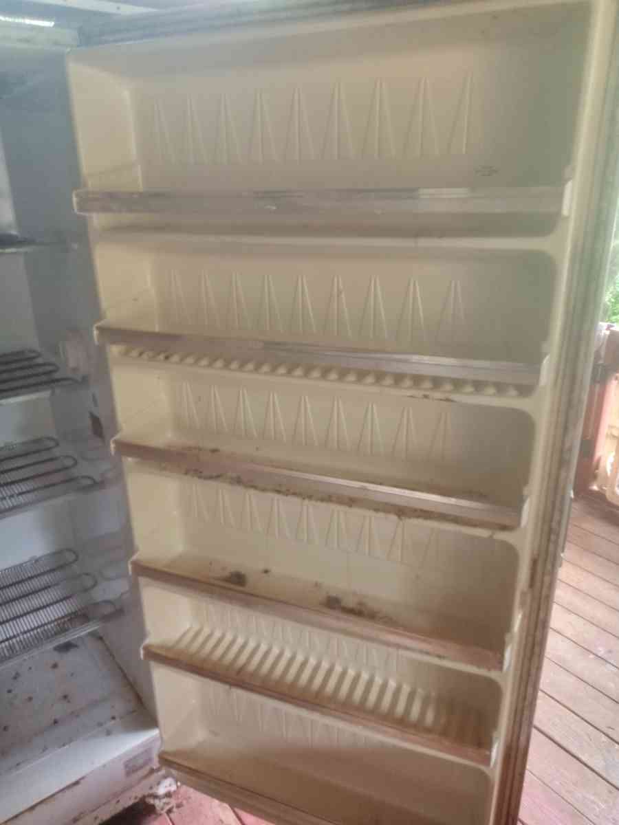 Gibson Upright Freezer - Conklin, New York - FleaMarketBay