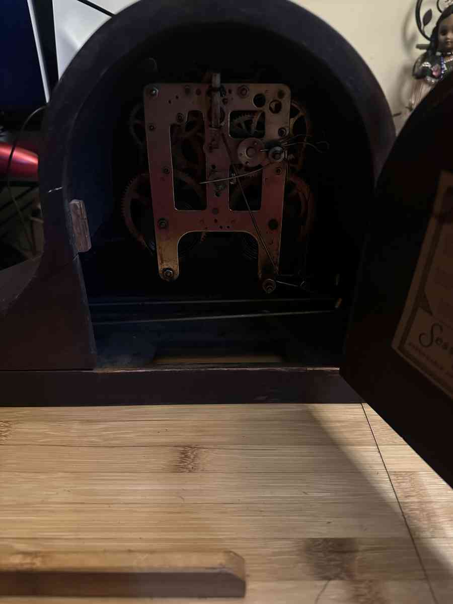 Vintage 1920s Large Mantel Clock - London, Ohio - FleaMarketBay