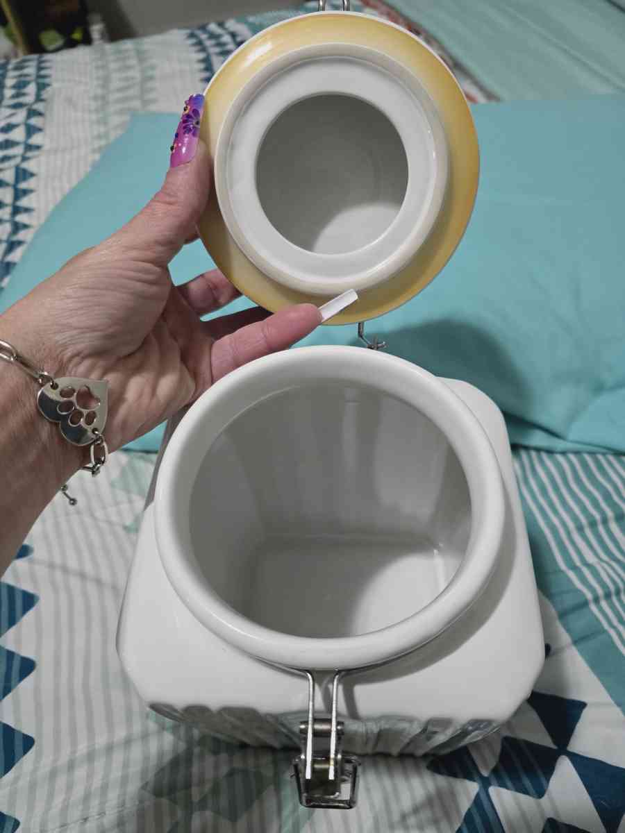 Vintage Gabbay Canister - Saint Louis, Missouri - FleaMarketBay