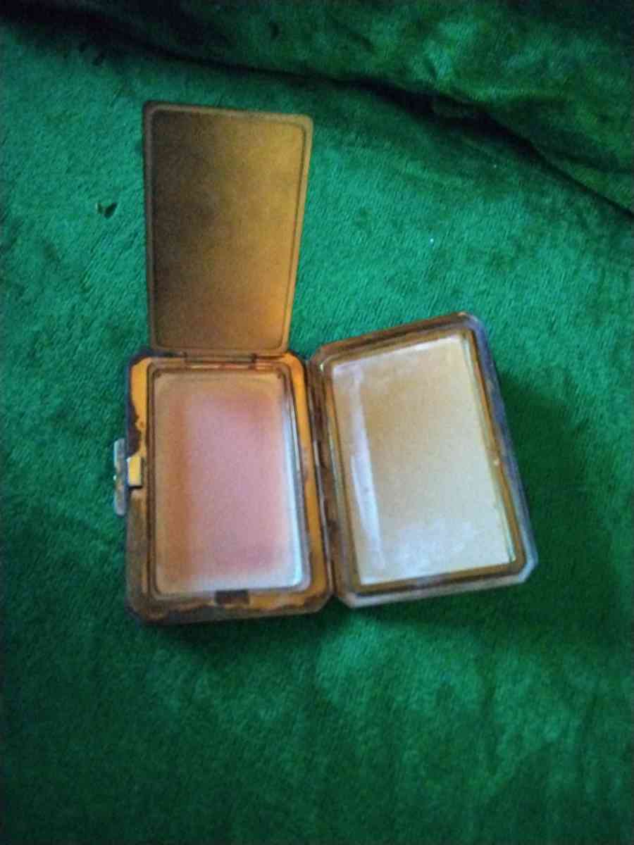antique compact - Palm Springs, California - FleaMarketBay