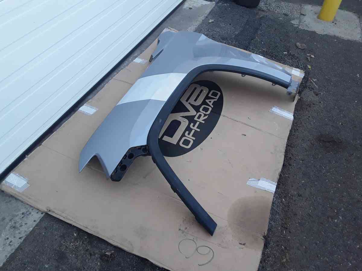 2015 Jeep Cherokee Limited left Front Fender OEM Like New - Williamstown, New Jersey - FleaMarketBay