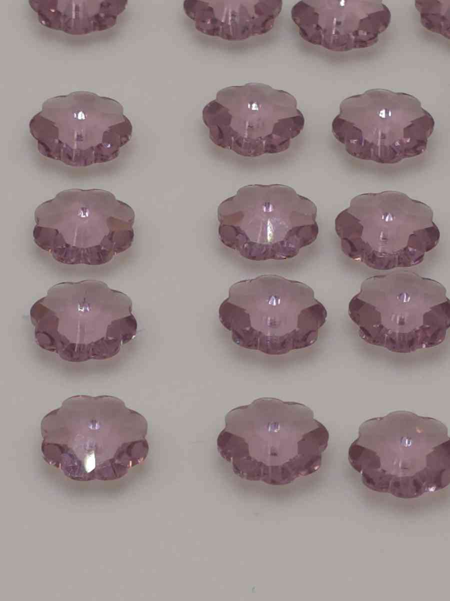 Swarovski 3700 flower 10mm lt amethyst - Bonney Lake, Washington - FleaMarketBay