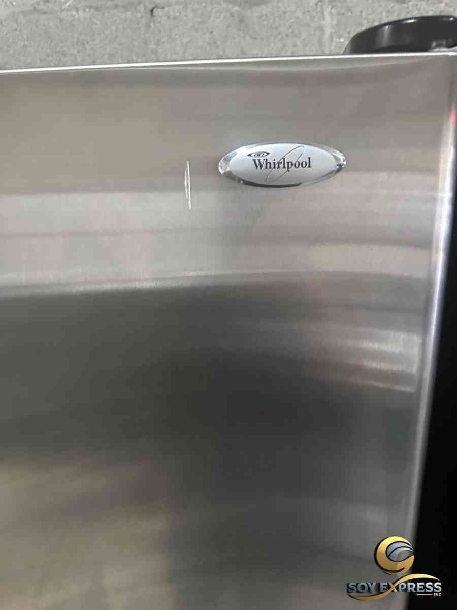 GE refrigerator side by side with water and ice maker dispen - Miami, Florida - FleaMarketBay