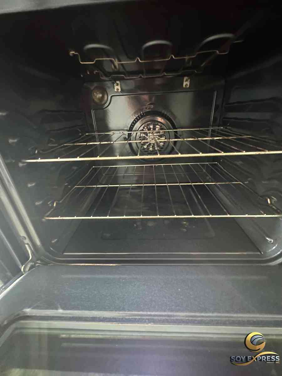 Frigidaire stove electric INDUCTION - Miami, Florida - FleaMarketBay
