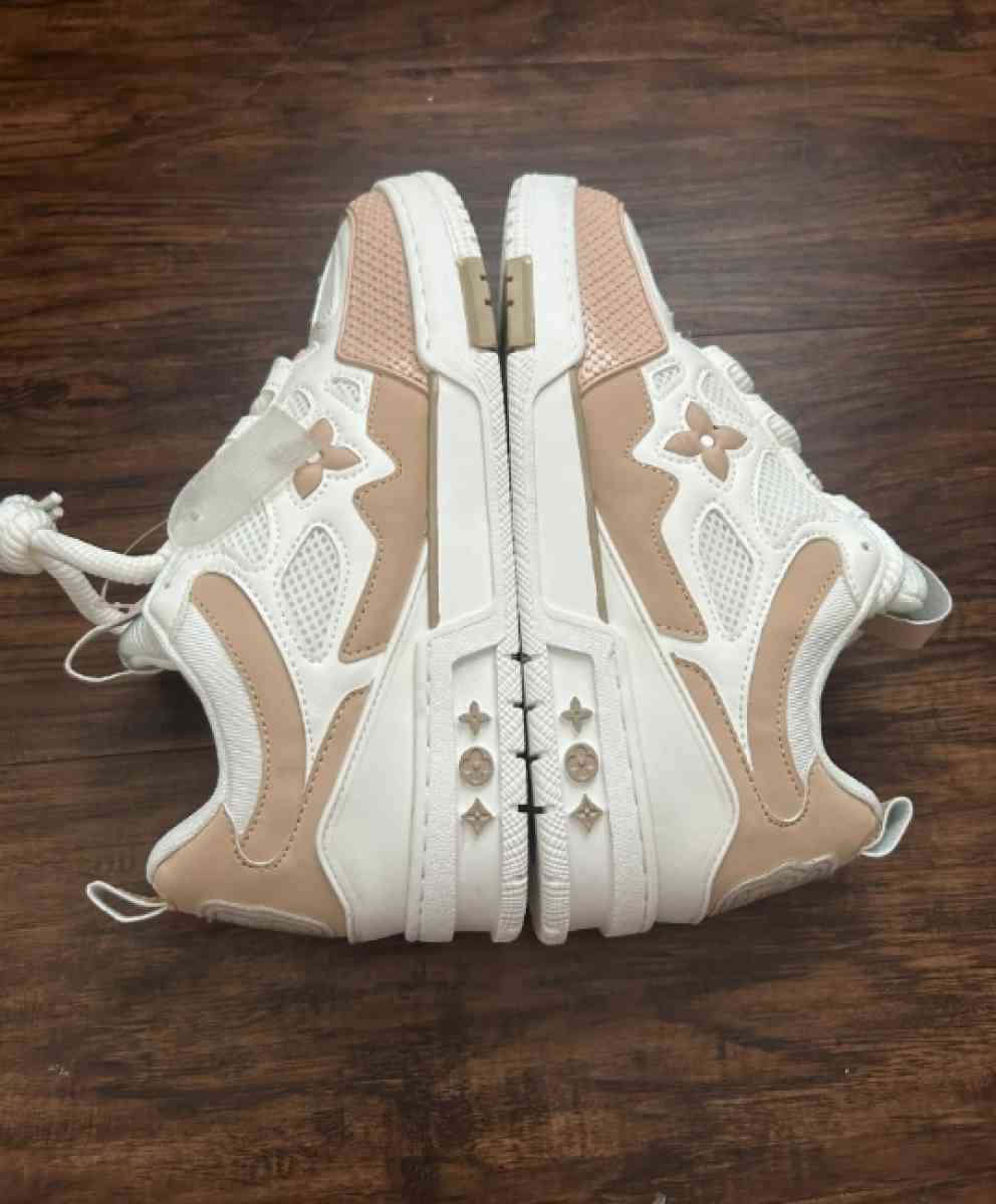 shoes  text me if you want a different kind - Alicia, Arkansas - FleaMarketBay