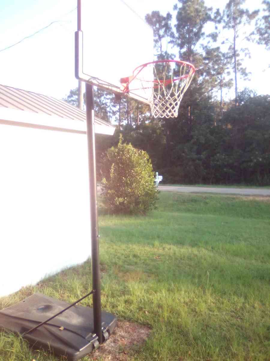 basketball goal - Donalsonville, Georgia - FleaMarketBay