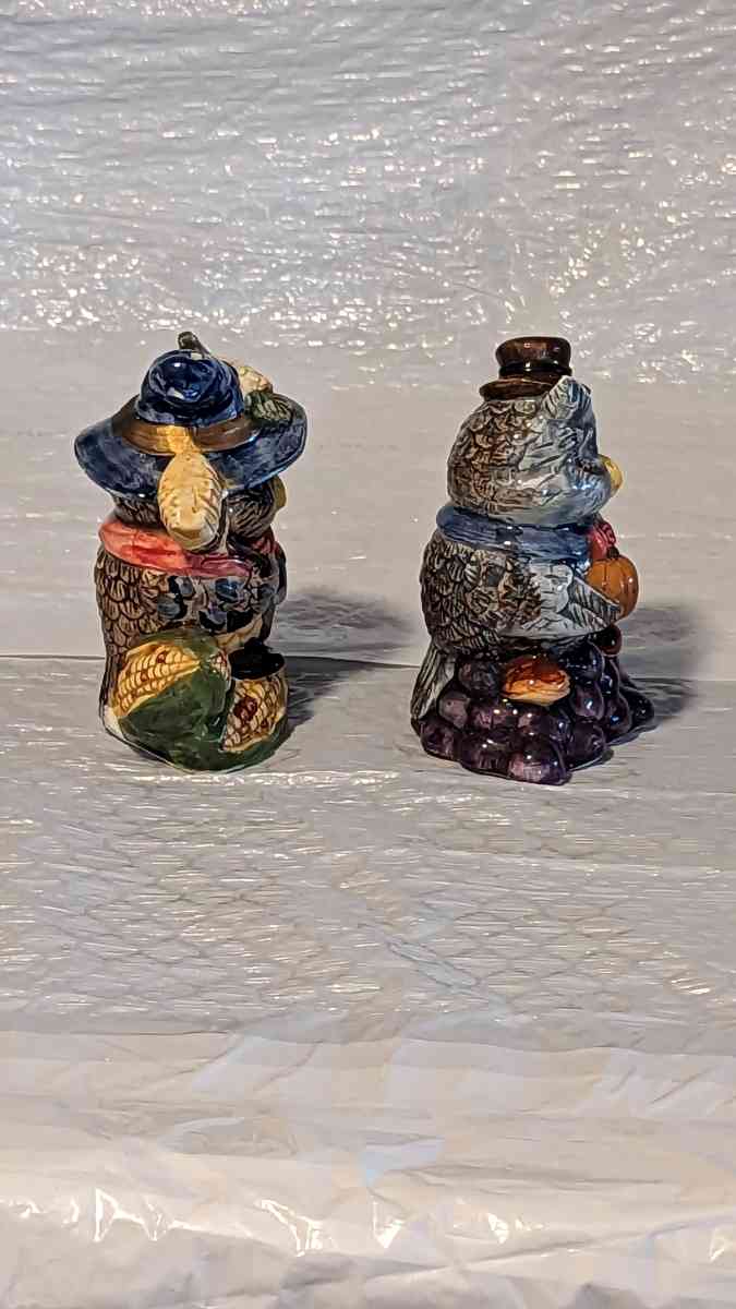 Owl Harvest Salt and Pepper Set Ceramic In Original Box - Phoenix, Arizona - FleaMarketBay