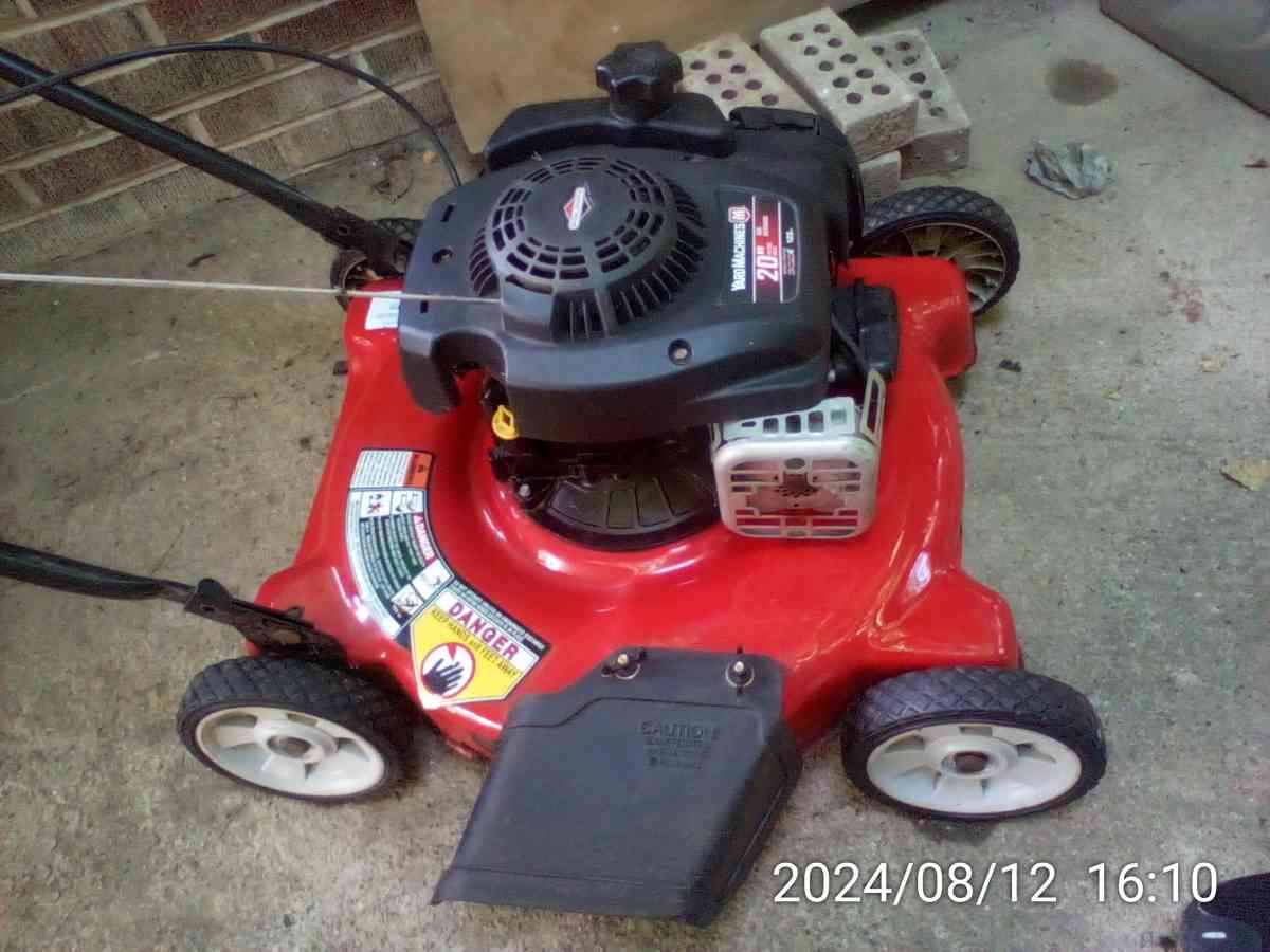 2  lawn mowers - Huntington, West Virginia - FleaMarketBay