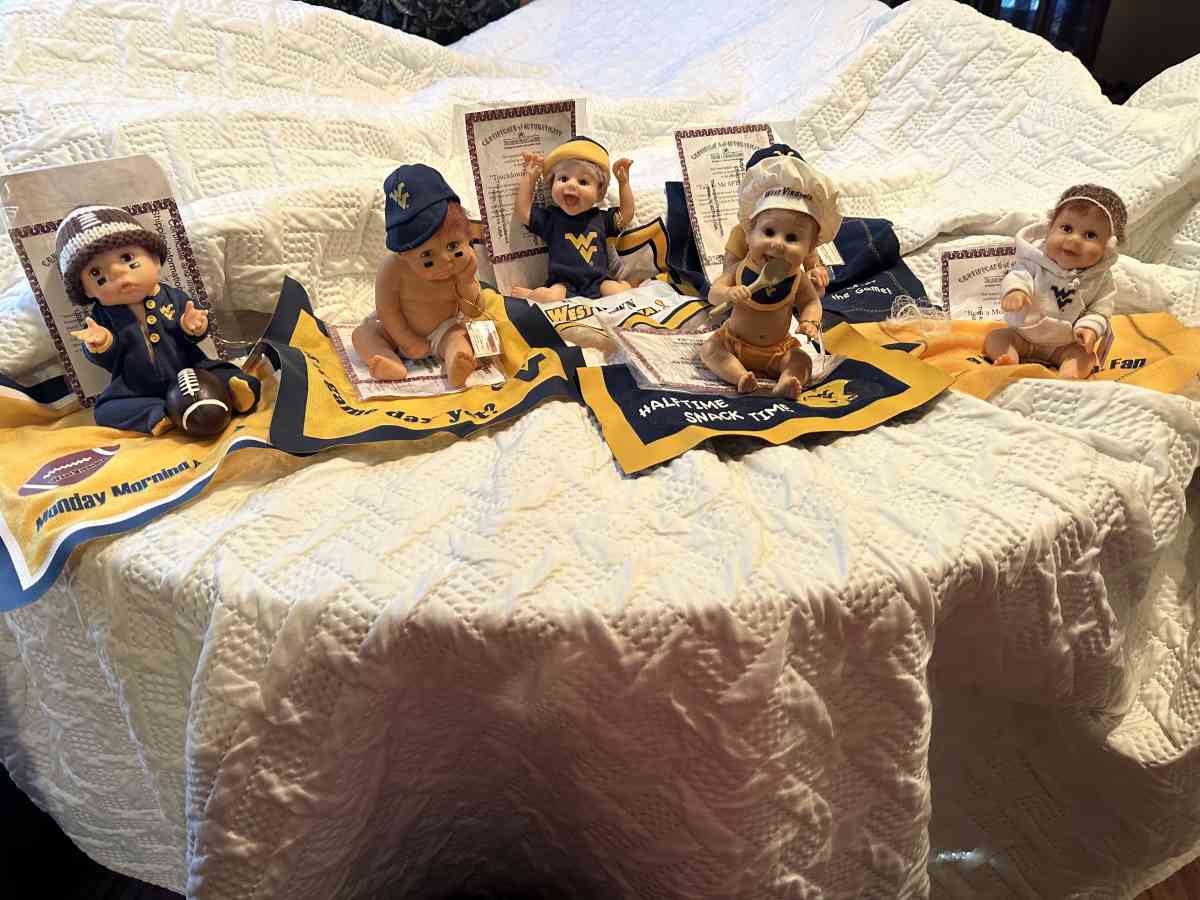 Ashton Drake Mini Dolls - Scott Depot, West Virginia