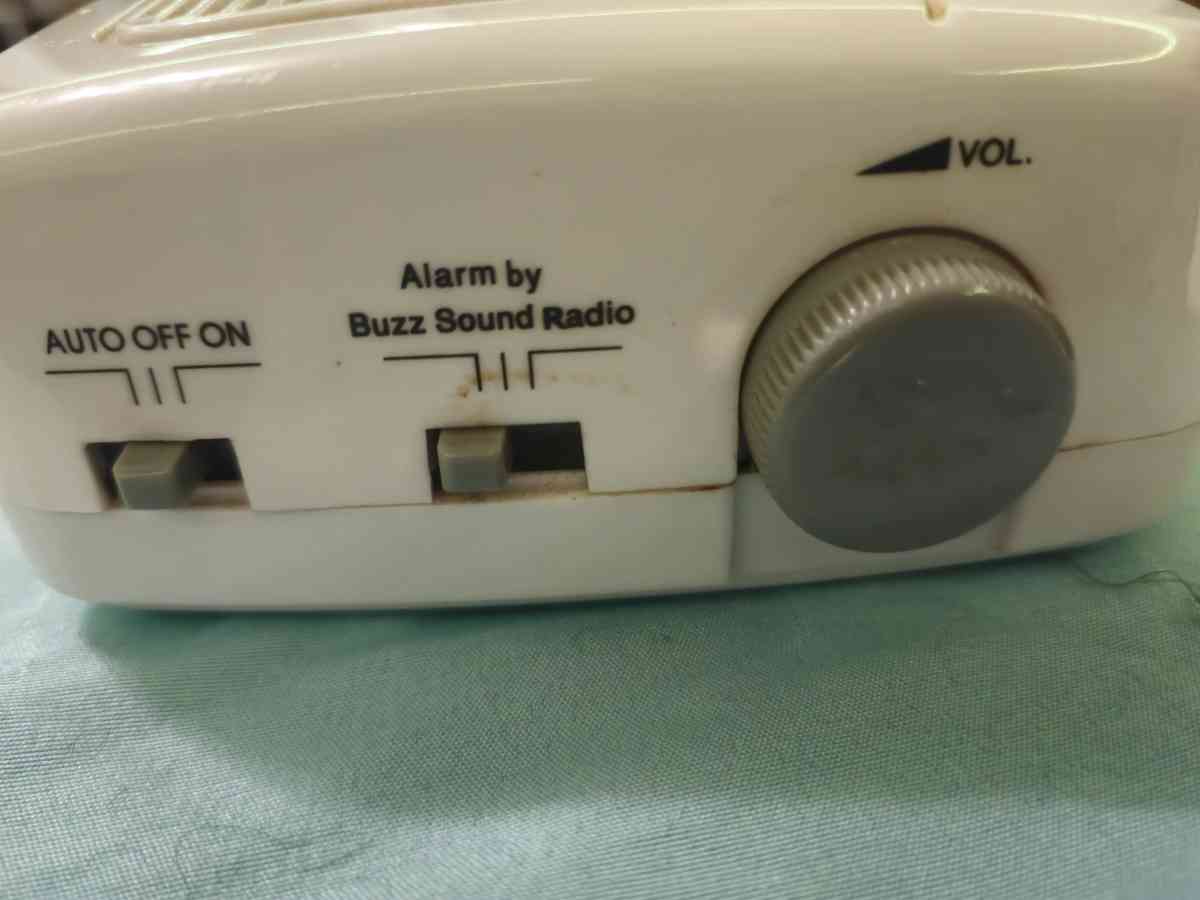 Perfection Soothing Sounds 2 Band Clock Radio - Crittenden, Kentucky - FleaMarketBay