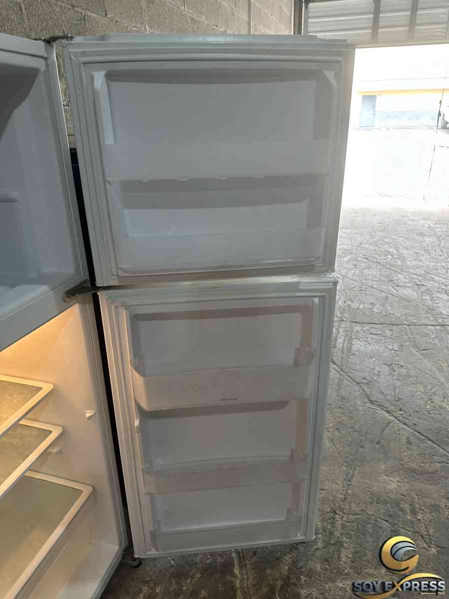 Whirlpool refrigerator top and bottom 24W - Miami, Florida - FleaMarketBay