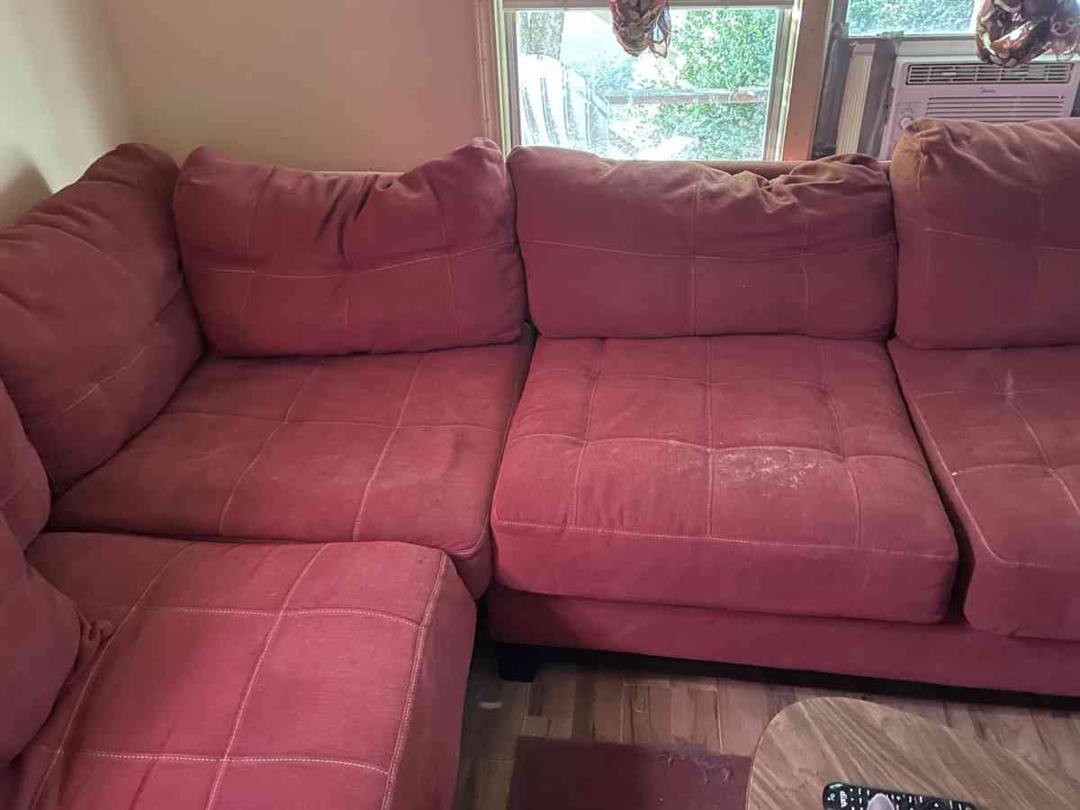 3 years old 3 piece sectional red - Muskogee, Oklahoma - FleaMarketBay