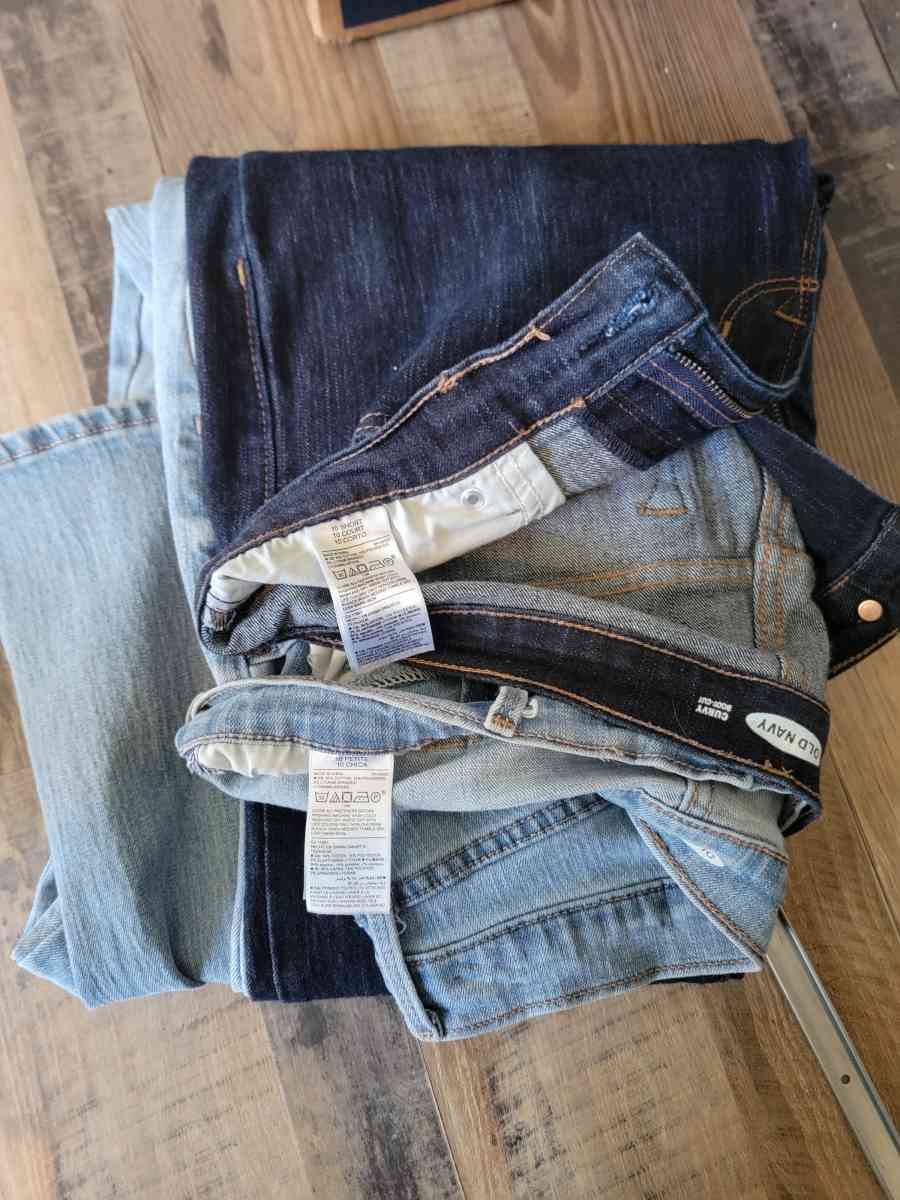 Hoodies Sweaters Jeans Sweats Dress Pants Dresses - Antioch, Tennessee - FleaMarketBay