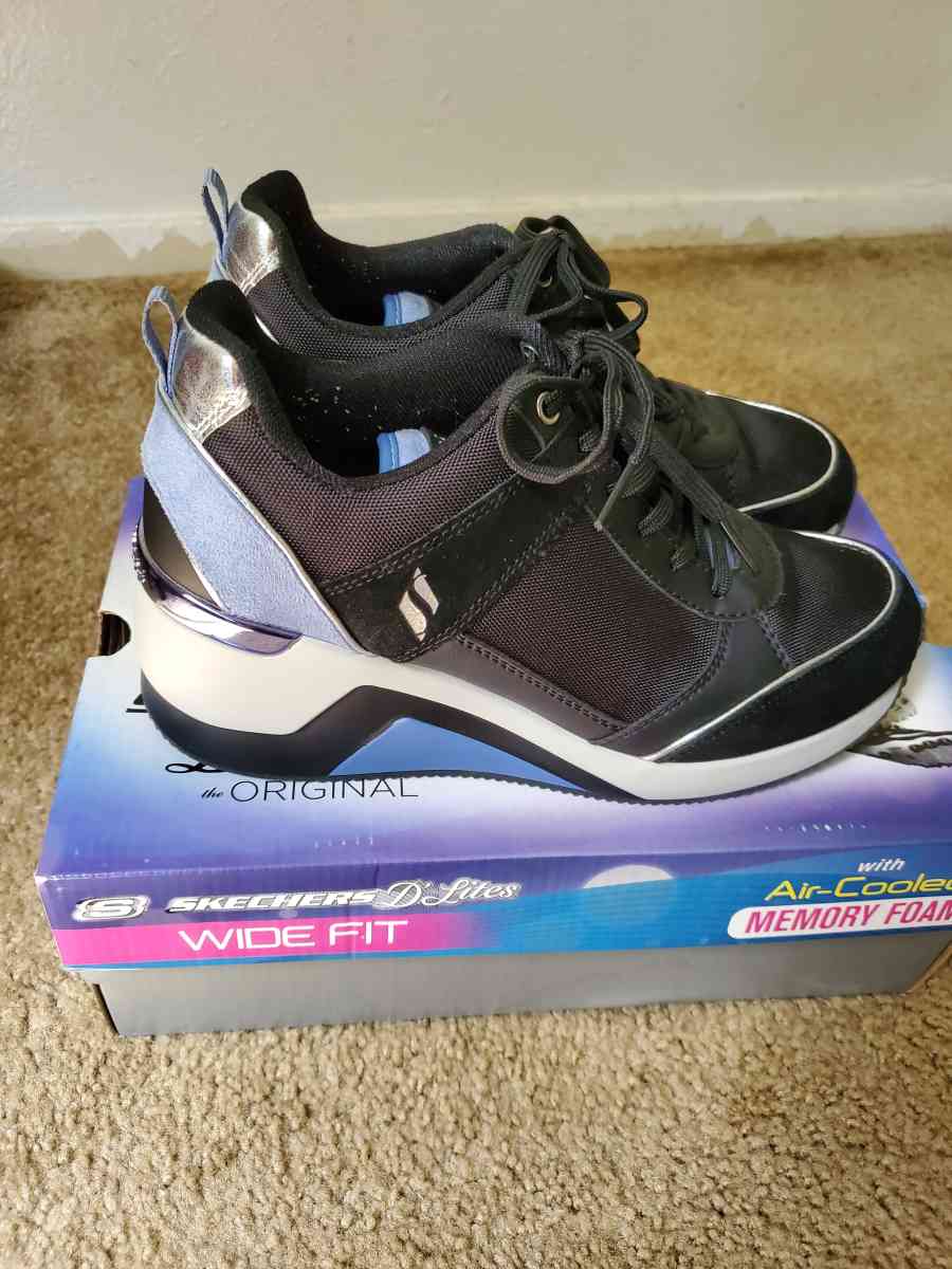 Skechers sneakers - Kilgore, Texas - FleaMarketBay