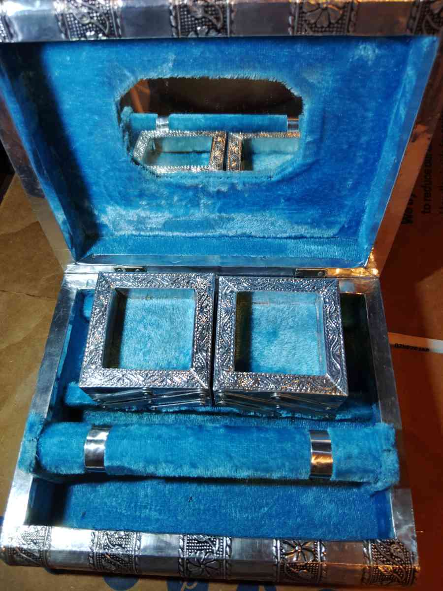 Antique Jewelry Box - Sanford, Florida - FleaMarketBay