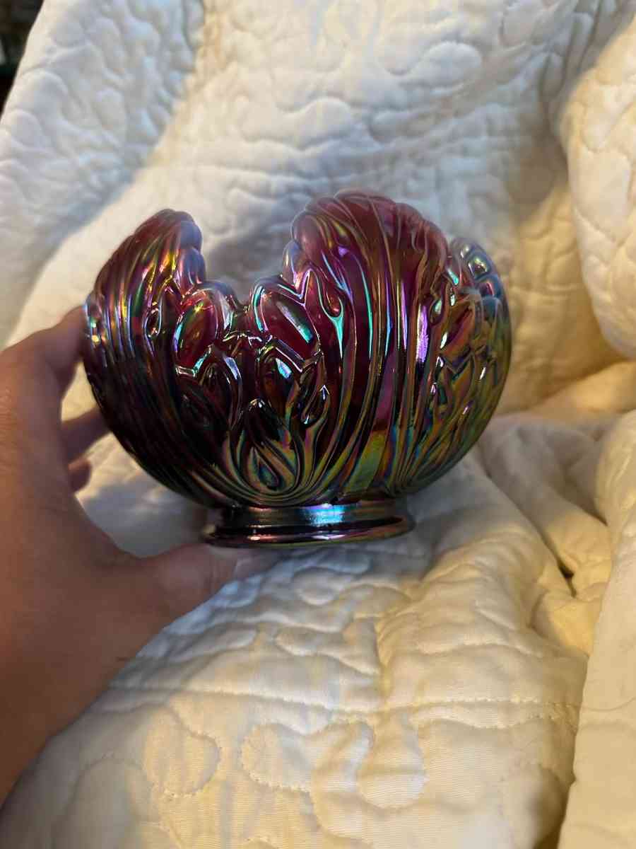 amethyst carnival glass bowl - Scott Depot, West Virginia - FleaMarketBay
