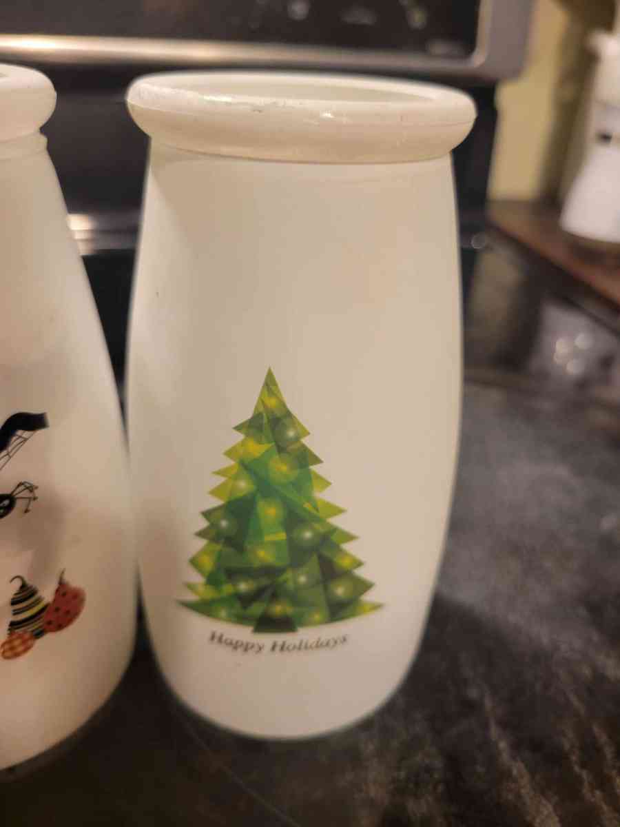 vases - Saint Petersburg, Florida - FleaMarketBay