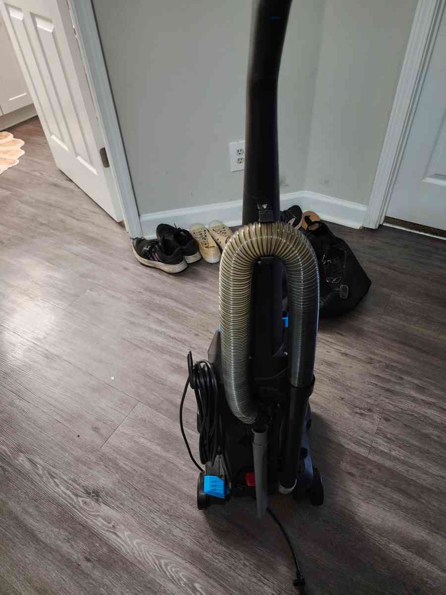 vacuum cleaner - Kennesaw, Georgia - FleaMarketBay