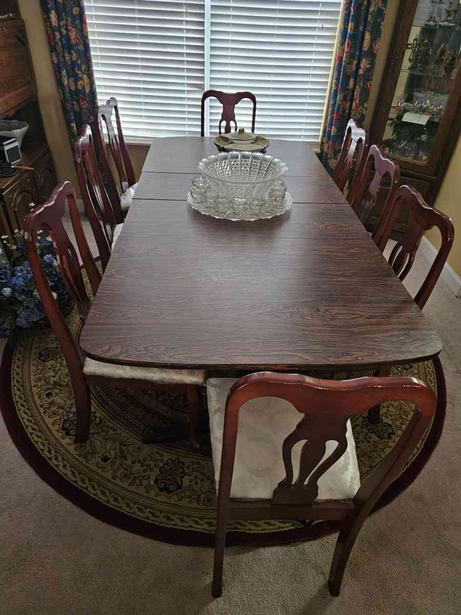 Dinning Room Table and chairs