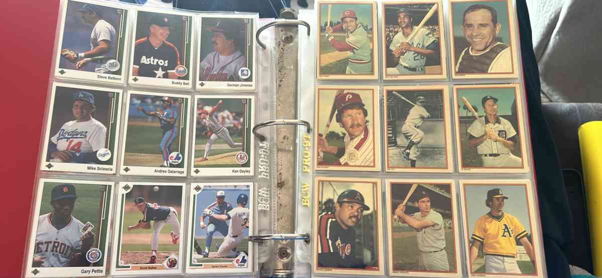baseball card collection - Independence, Kentucky - FleaMarketBay
