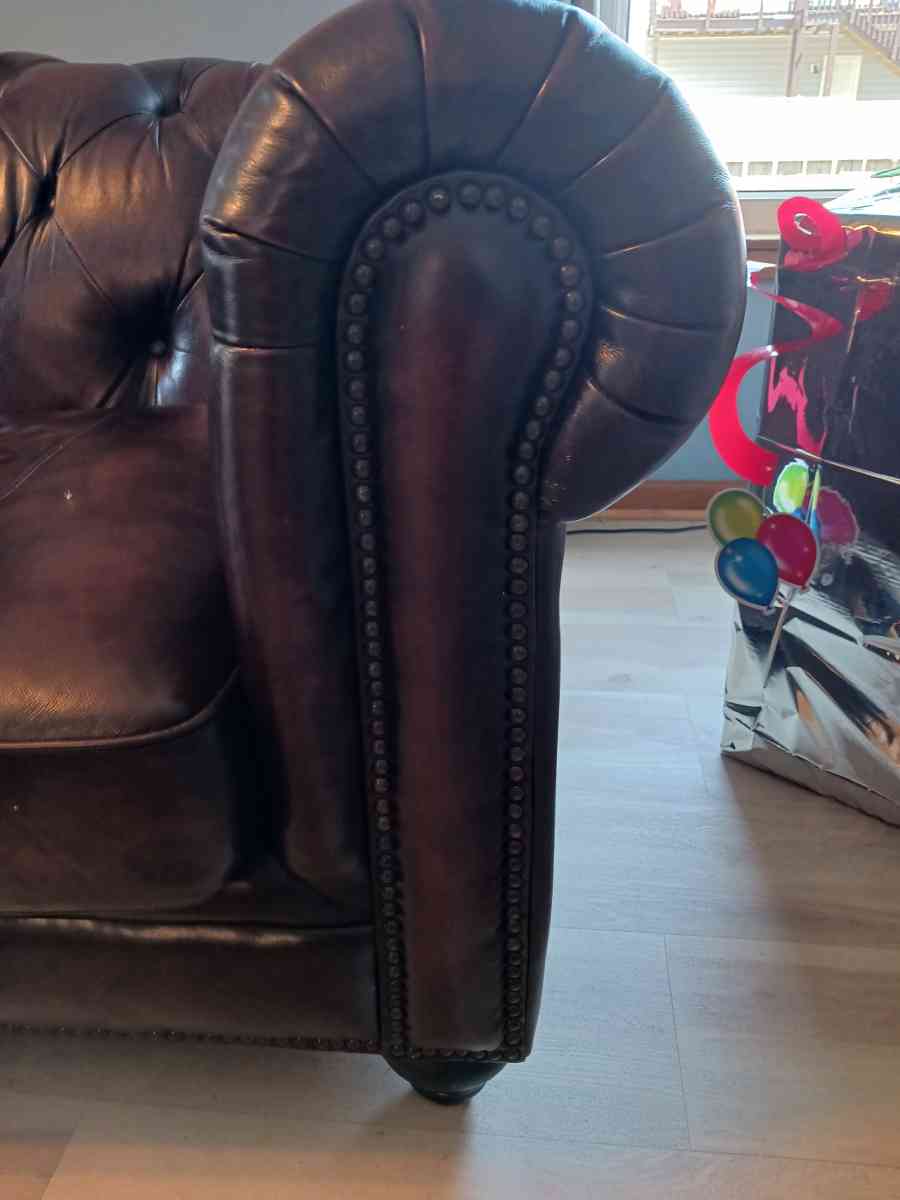 genuine cowhide leather Western couch like new condition - Norfolk, Virginia - FleaMarketBay