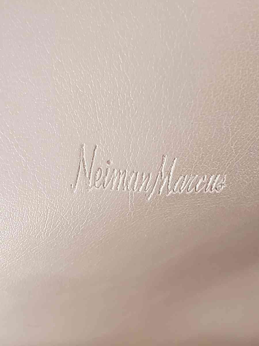 2 never used Neiman Marcus bags - Kilgore, Texas - FleaMarketBay