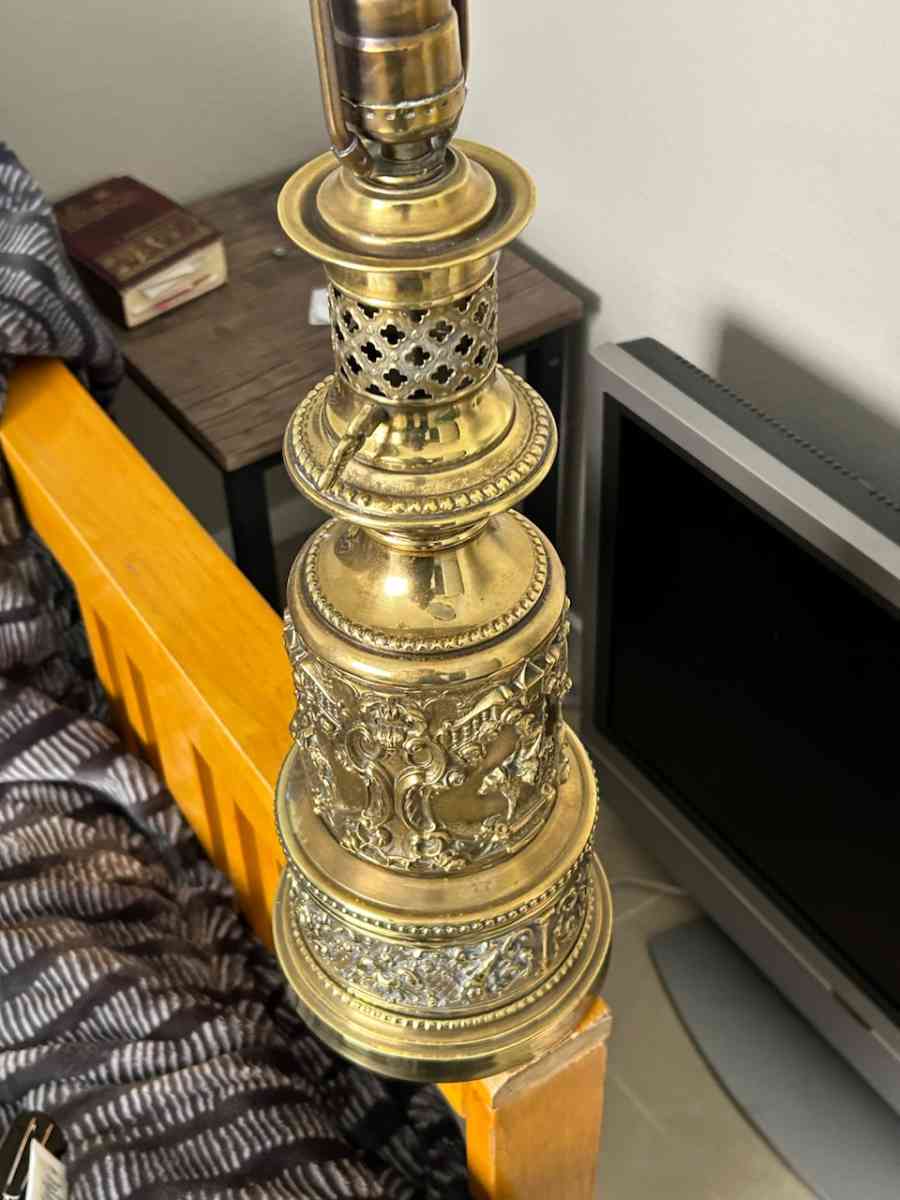 vintage gold lamp - Las Vegas, Nevada - FleaMarketBay