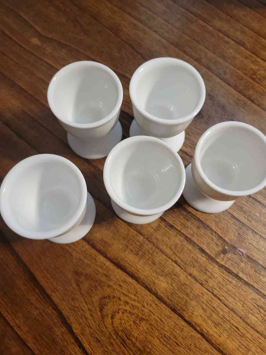 Set of 5 white cermaic egg holders - Saint Petersburg, Florida - FleaMarketBay