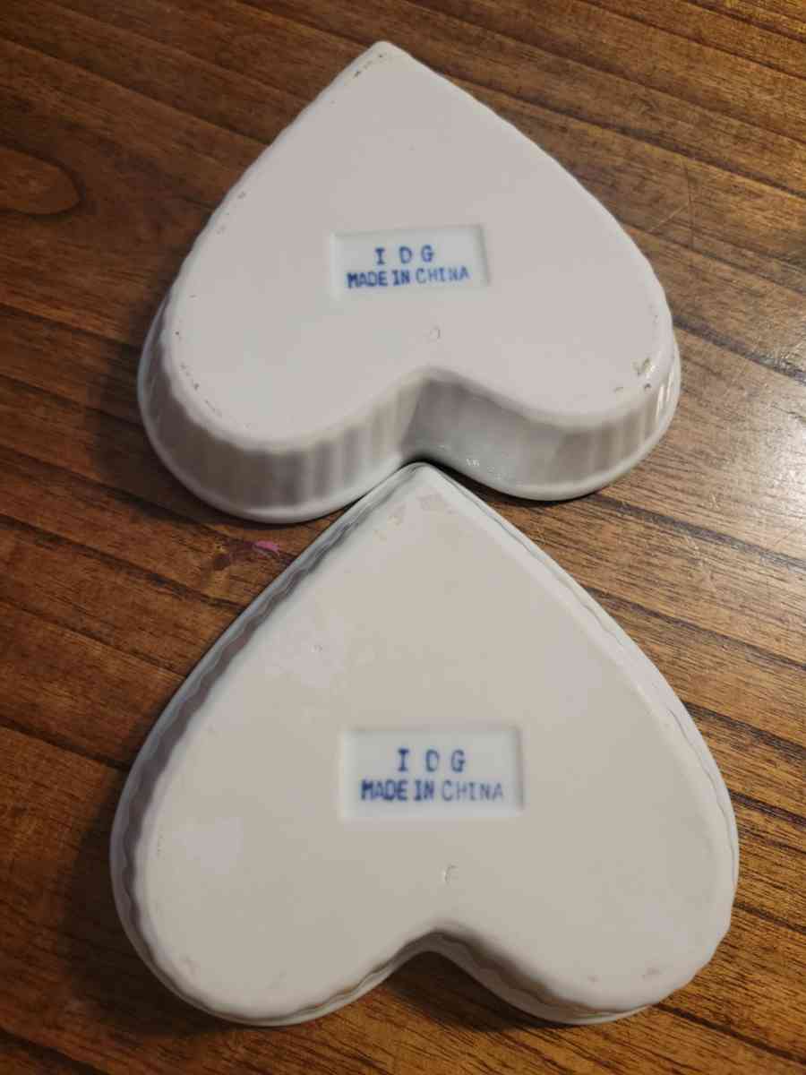 2 heart shaped serving dishes or can be used a little Trinke - Saint Petersburg, Florida - FleaMarketBay