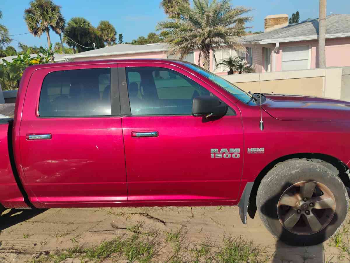 2013 Dodge ram - Daytona Beach, Florida - FleaMarketBay