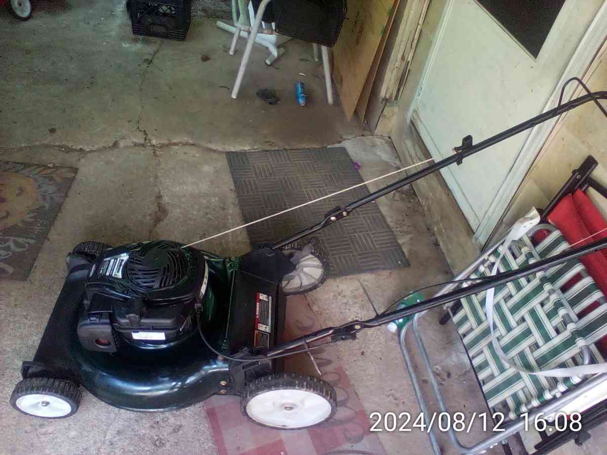 2  lawn mowers - Huntington, West Virginia - FleaMarketBay