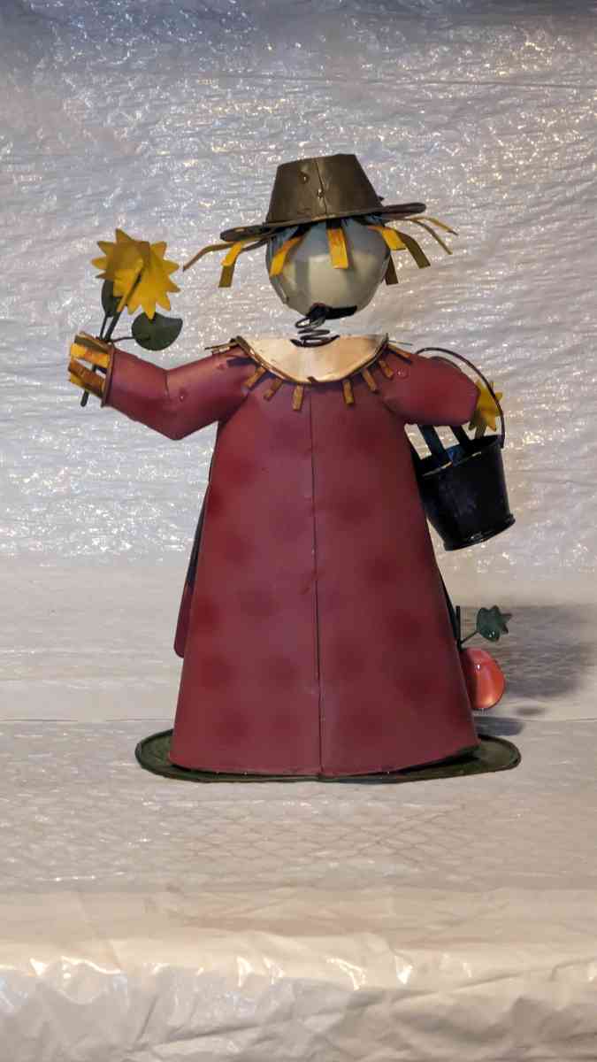 Tin Bobblehead To Scarecrow Girl  with Sunflowers and Pumpki - Phoenix, Arizona - FleaMarketBay