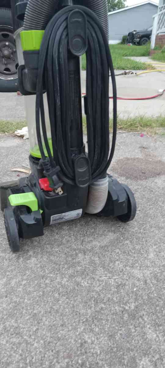 bristle vacuum - Raeford, North Carolina - FleaMarketBay