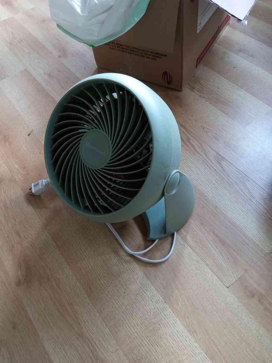 yard sale items - Peru, Indiana - FleaMarketBay