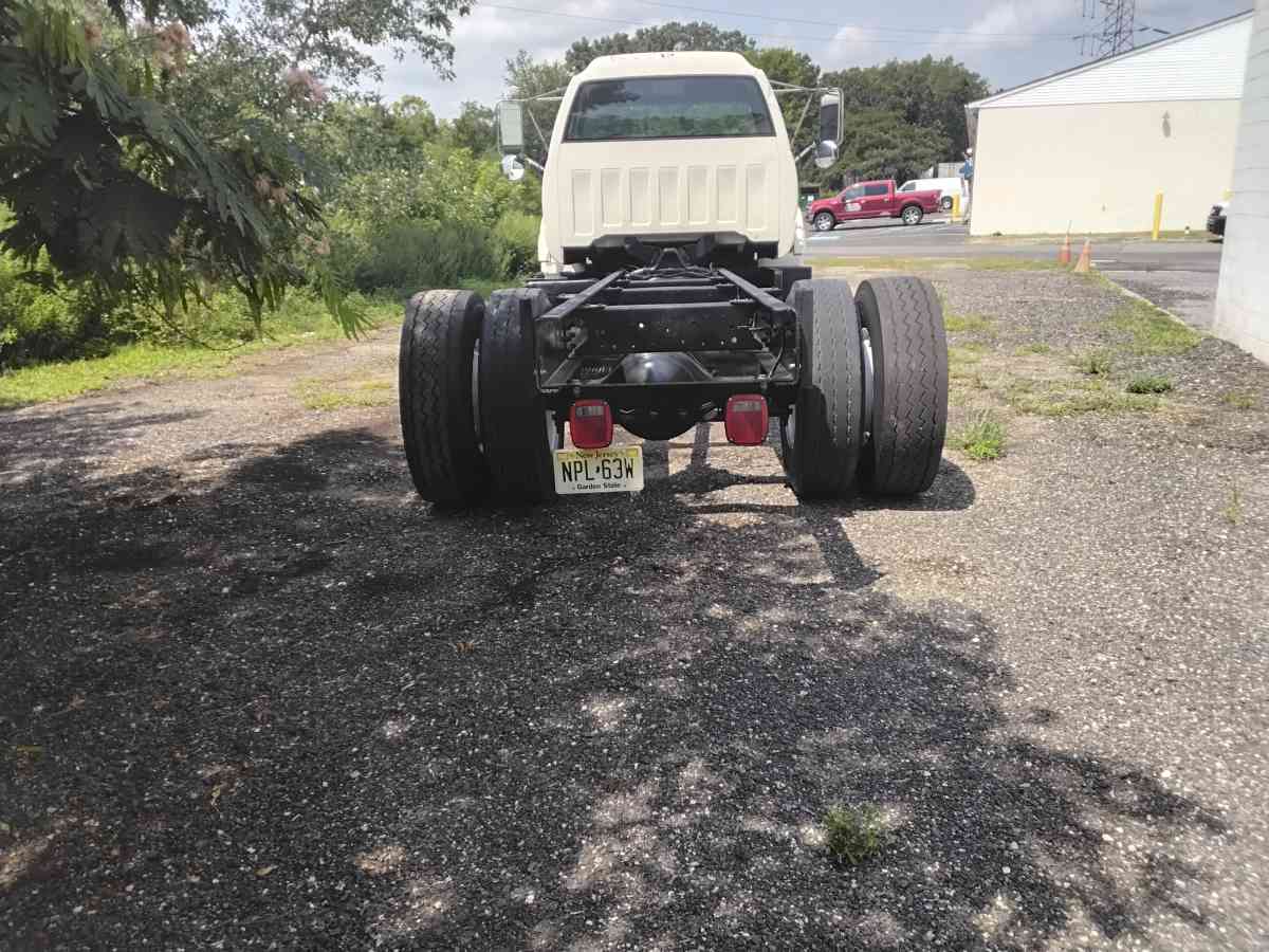 1998 Chevy C650 Cab Chassis 3116 Caterpillar Motor 5 SPEED - Williamstown, New Jersey - FleaMarketBay
