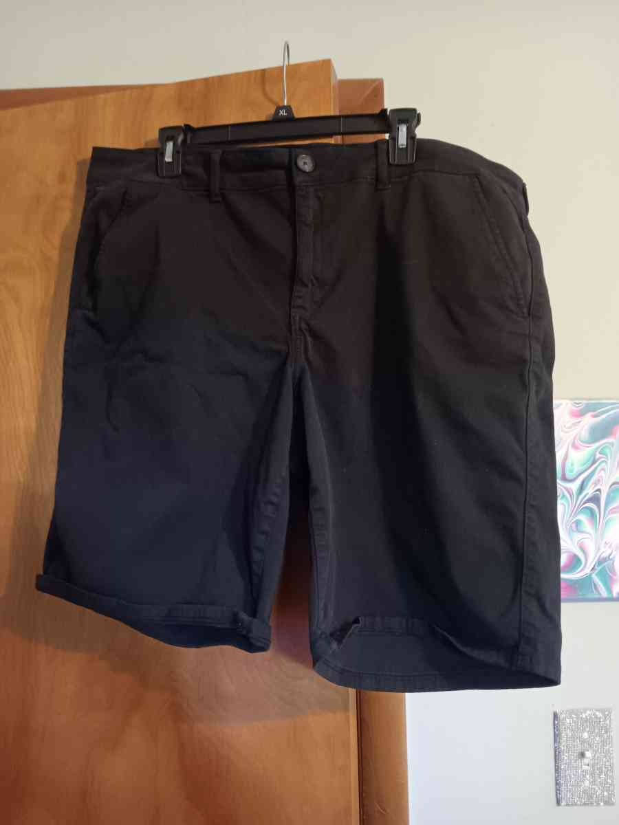 American Eagle Skinny Bermuda Shorts Size 22 - Mexico, Missouri - FleaMarketBay
