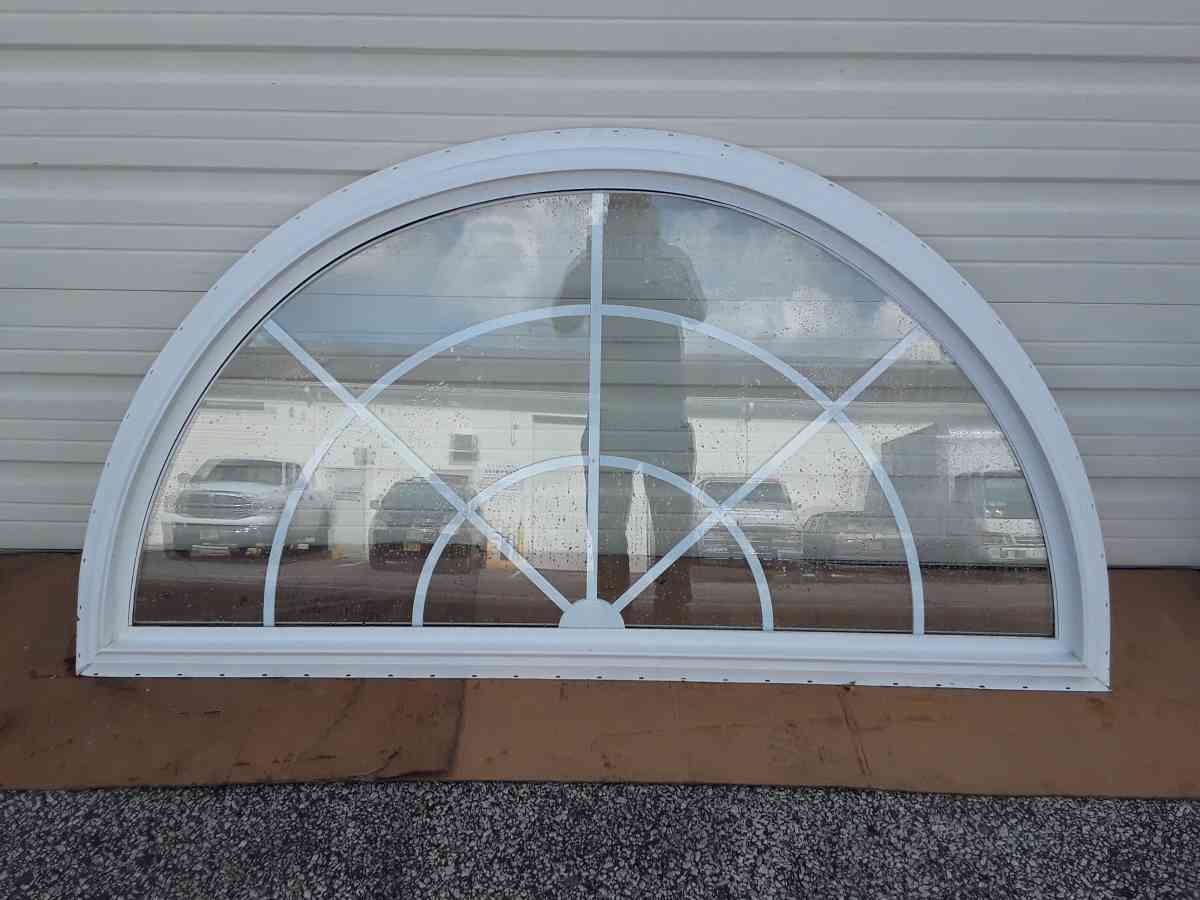 nice white Atrium Style window display model like new - Williamstown, New Jersey - FleaMarketBay