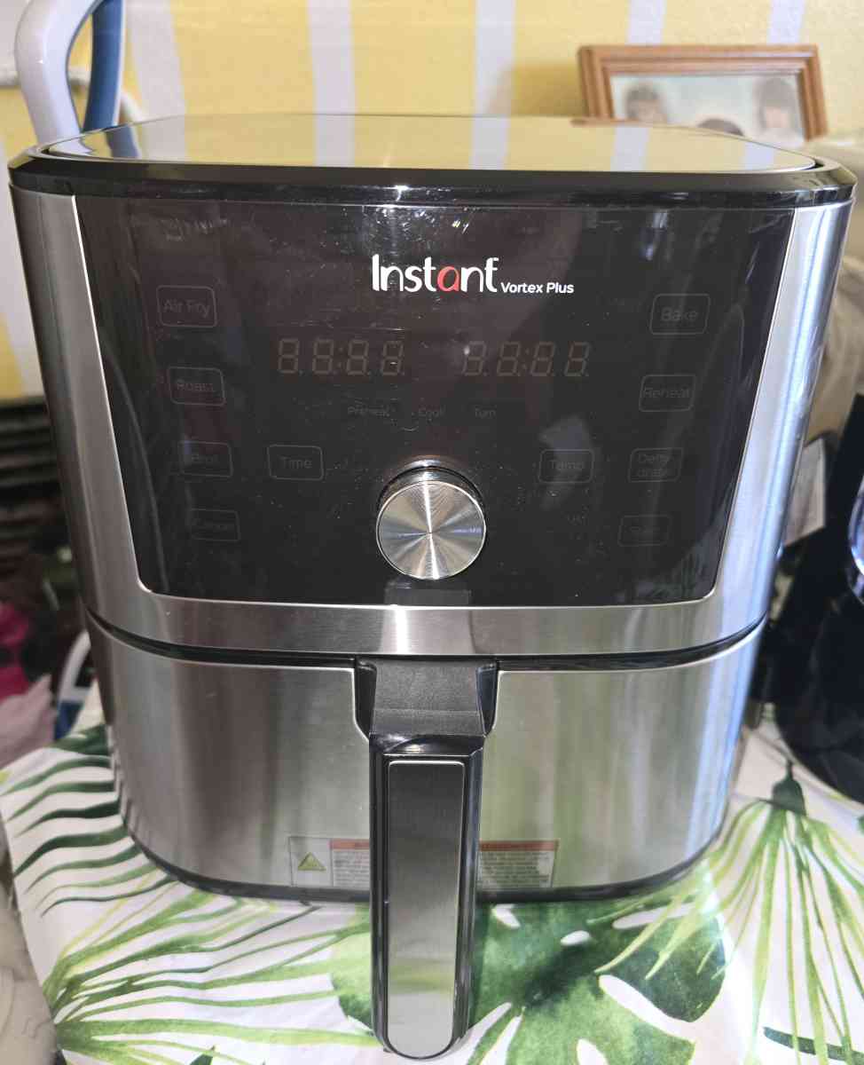 Brand New Insta Vortex Plus 6qt