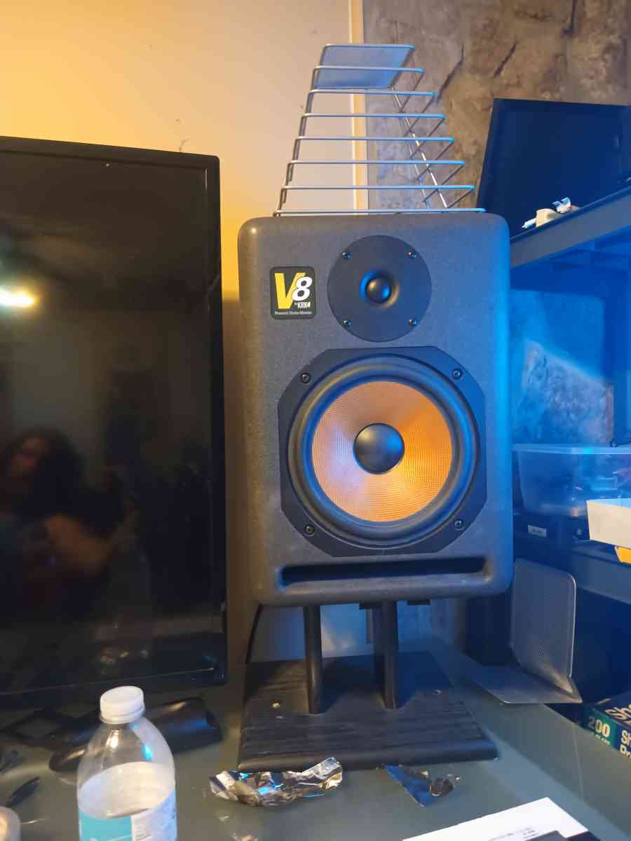 KRK V8 POWERED MONITORS PAIR - Knoxville, Tennessee - FleaMarketBay