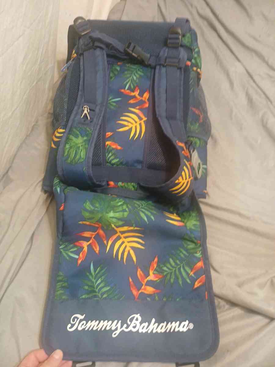 tommy bahama coller backpack - Coden, Alabama - FleaMarketBay
