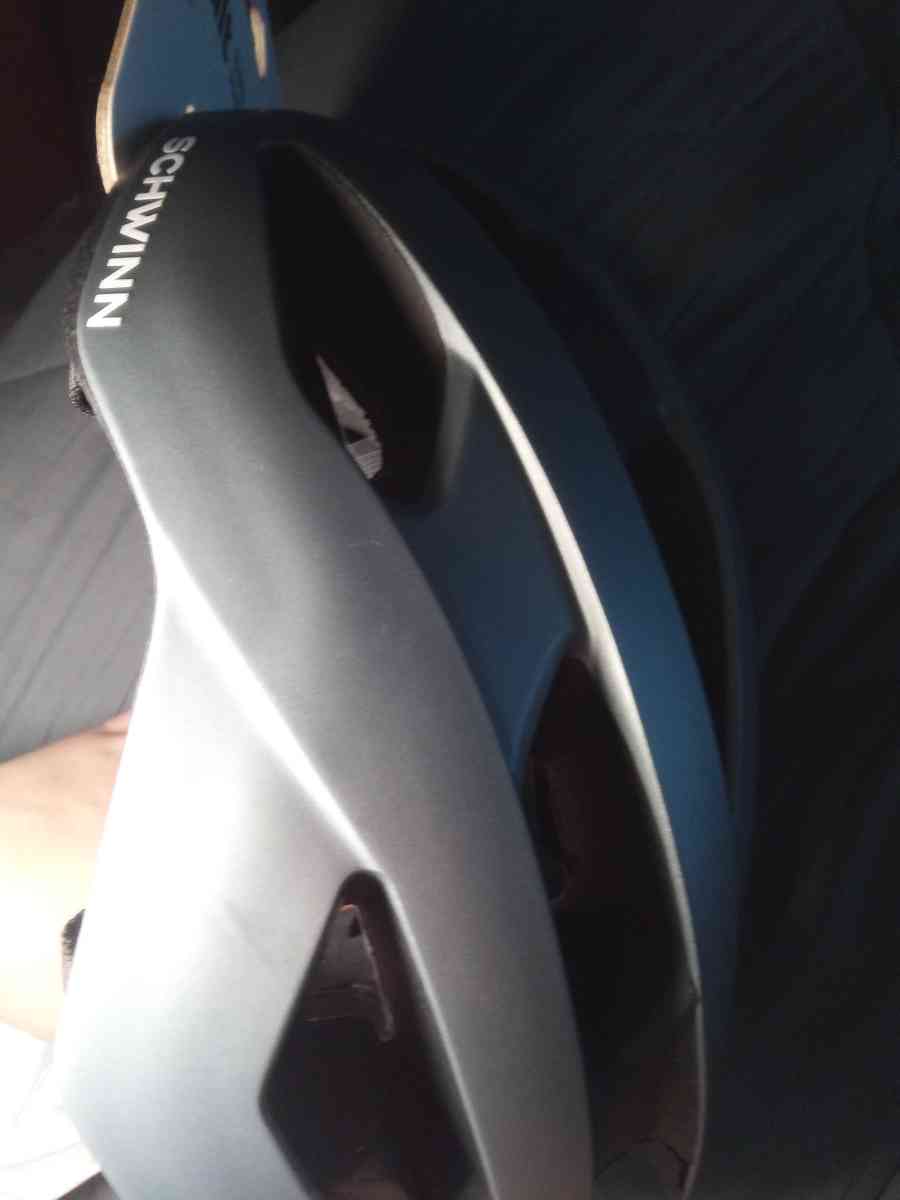 bike helmet Schwinn adult - Cleveland, Ohio - FleaMarketBay