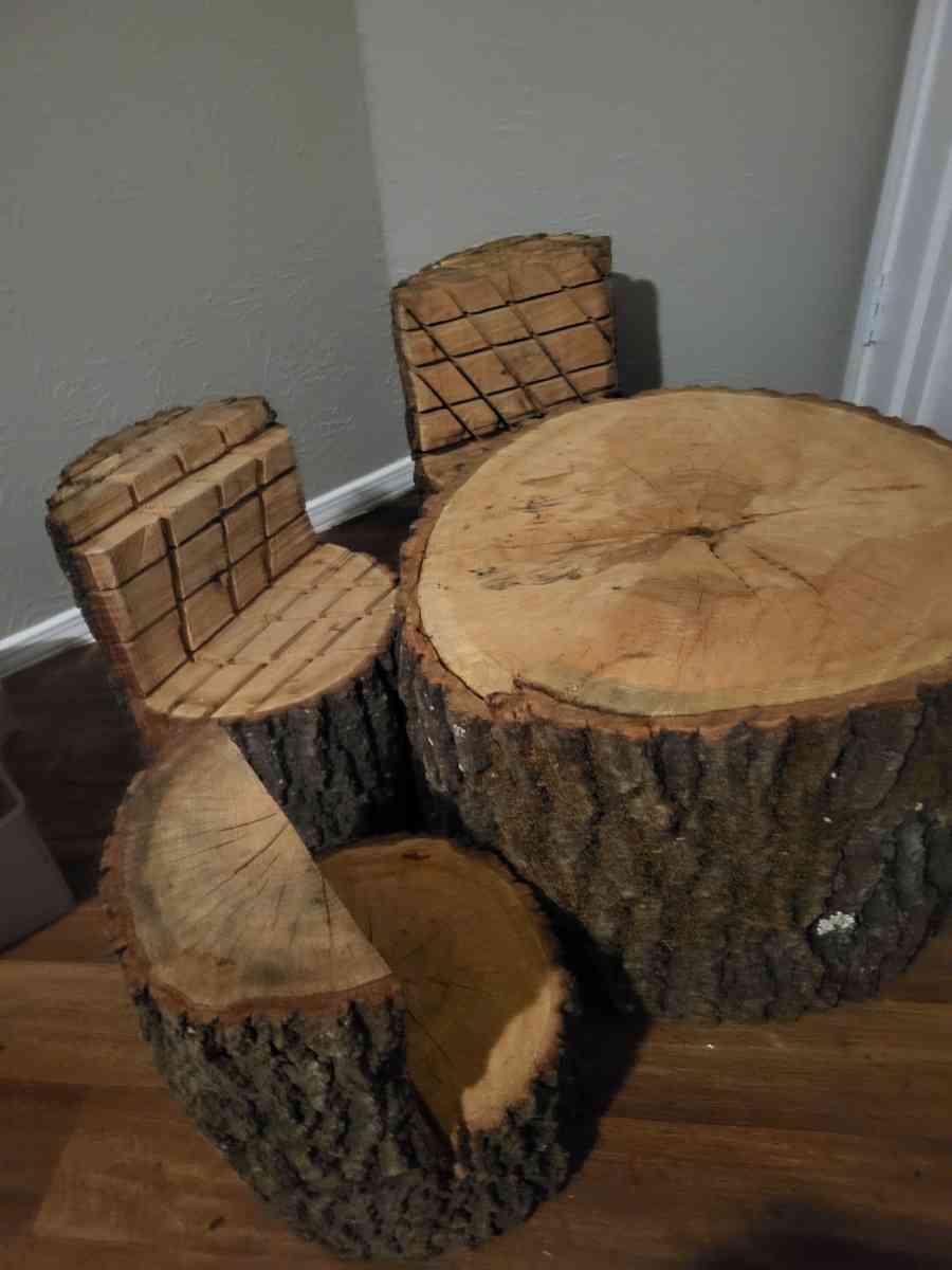 Handmade Real oak wood  kids table and chairs - Texarkana, Texas - FleaMarketBay