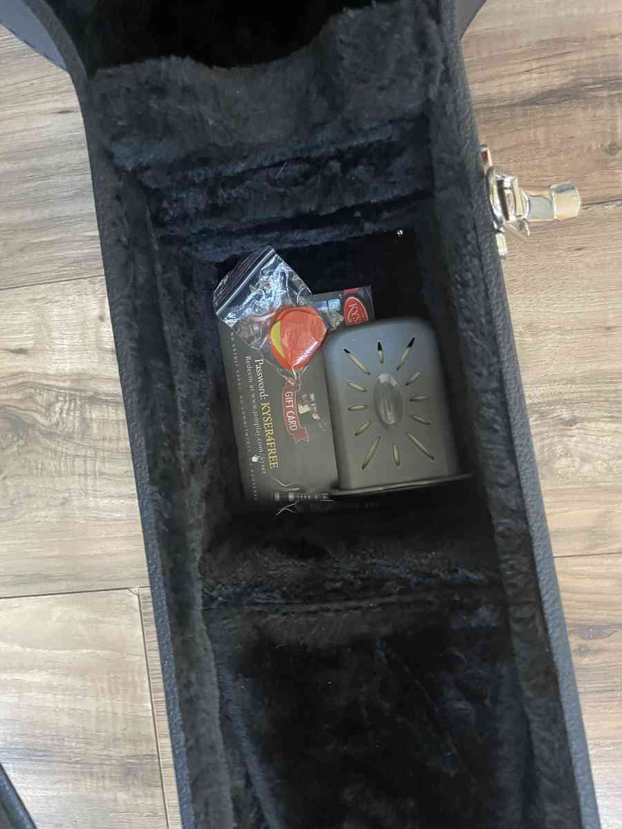 Yamaha FS800 acoustic - Spanish Fork, Utah - FleaMarketBay