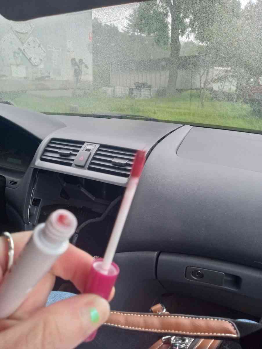 red honey sweet lip glaze - Abington, Pennsylvania - FleaMarketBay
