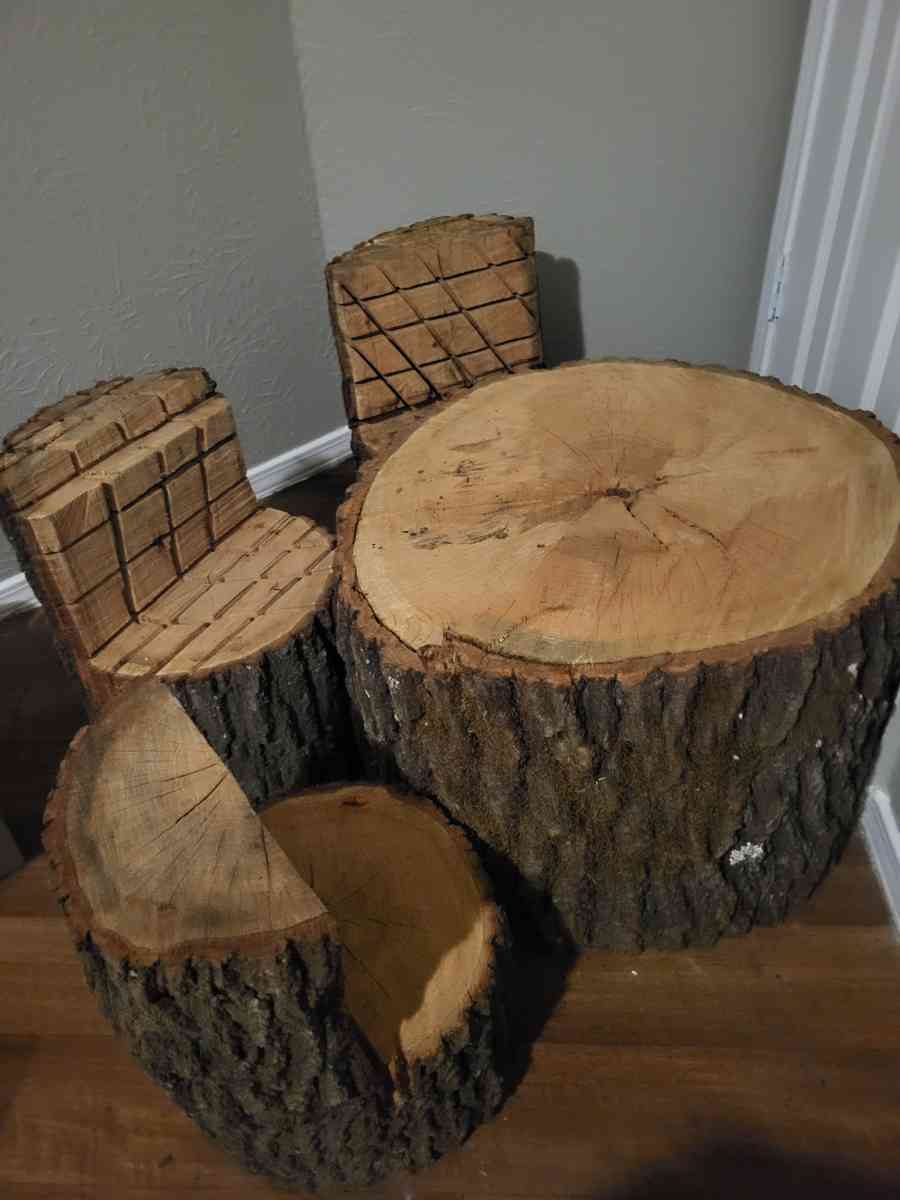 Handmade Real oak wood  kids table and chairs - Texarkana, Texas - FleaMarketBay