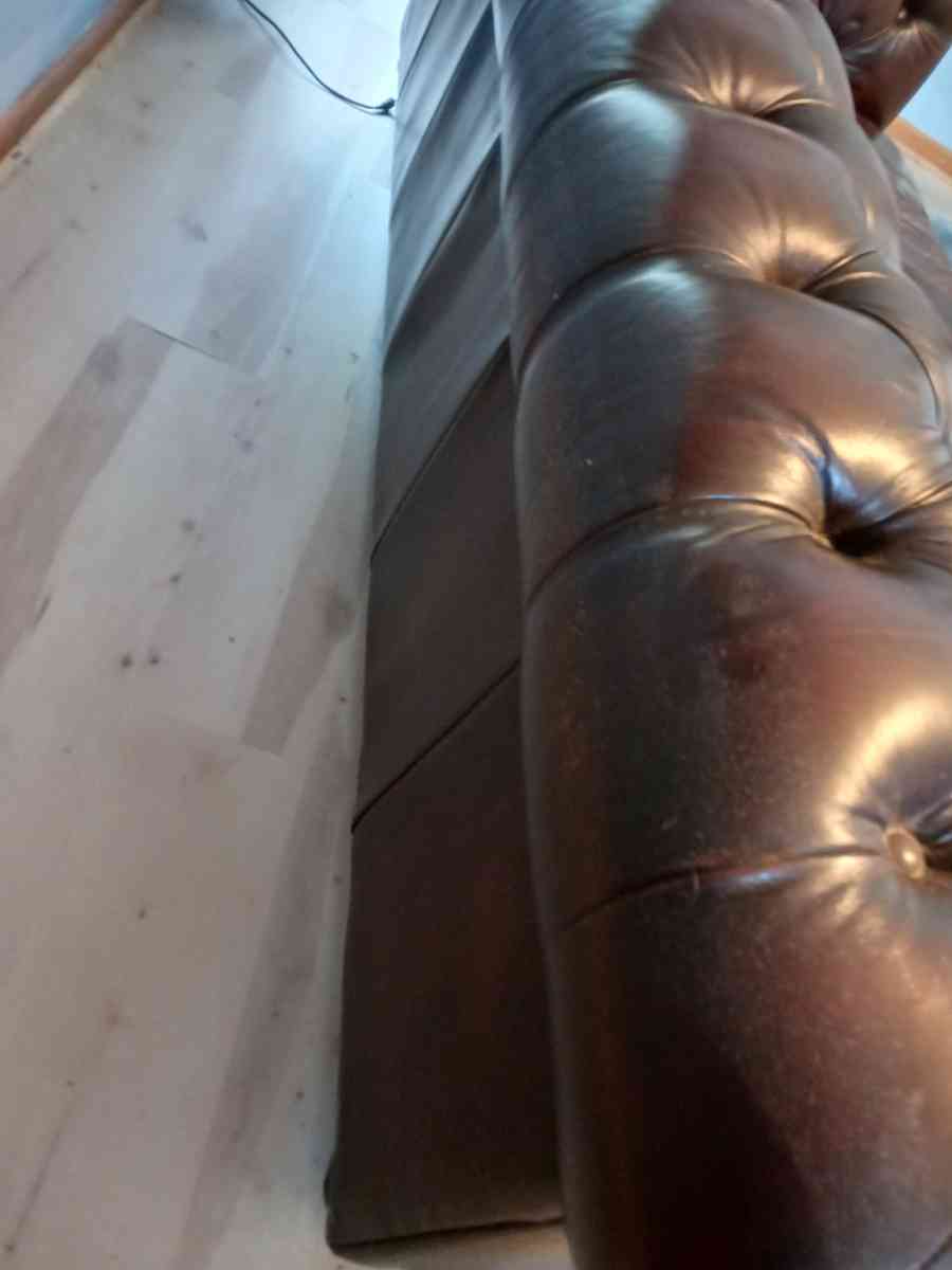 genuine cowhide leather Western couch like new condition - Norfolk, Virginia - FleaMarketBay