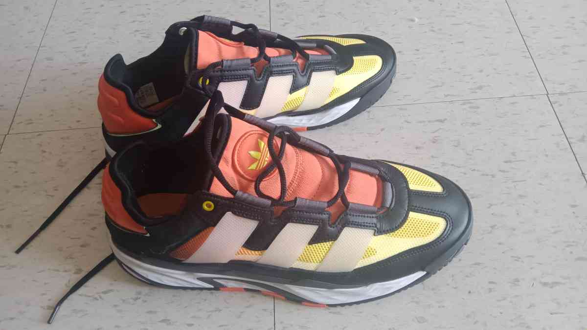 adidas mens nitball sneakers size 11 and half - Panorama City, California - FleaMarketBay