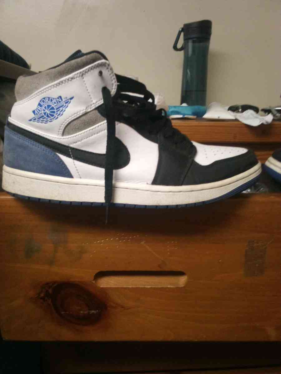 Nike Air Jordan 1 SE - Philadelphia, Pennsylvania - FleaMarketBay