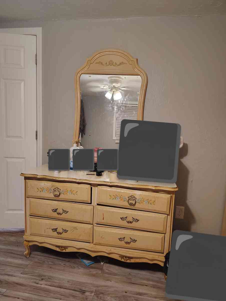 escritorio y tocador - Tulsa, Oklahoma