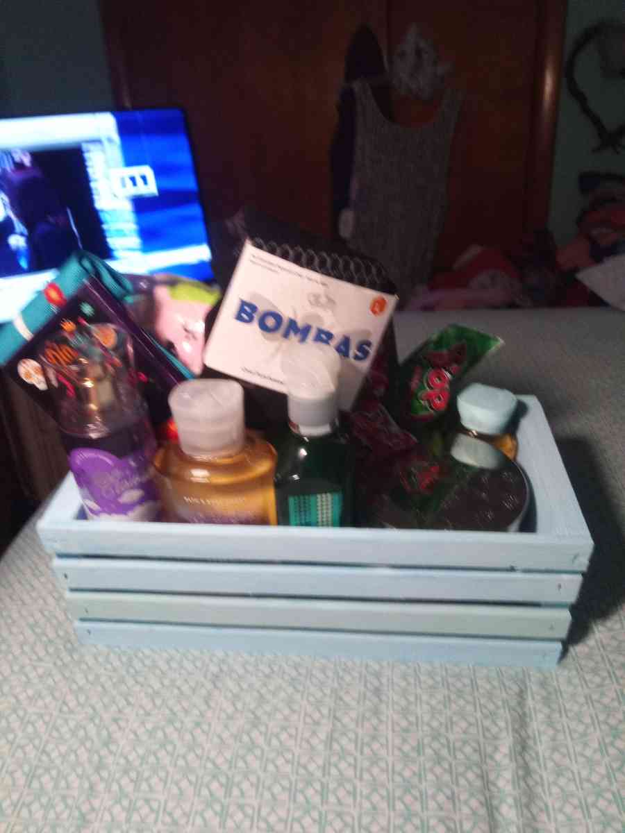 bath body works keychain socks candy - Cleveland, Ohio - FleaMarketBay